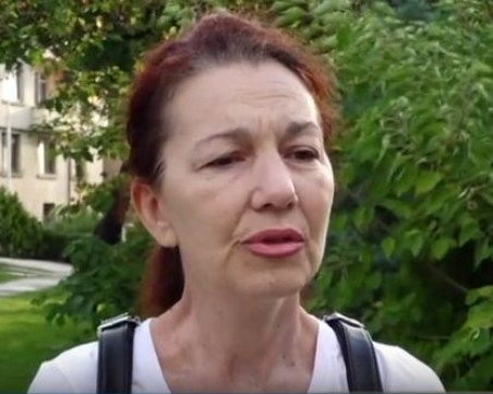 Майката, обвинена, че е изхвърлила детето си от колата: Не съм го докосвала