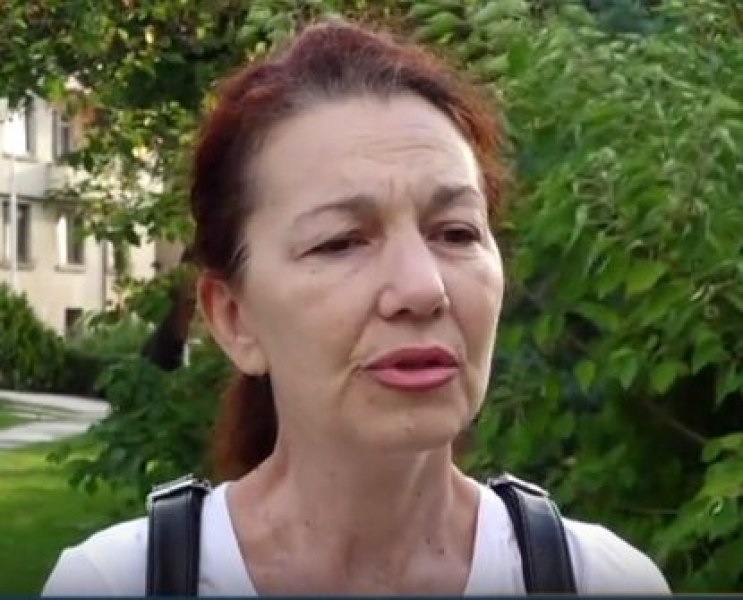 Майката, обвинена, че е изхвърлила детето си от колата: Не съм го докосвала