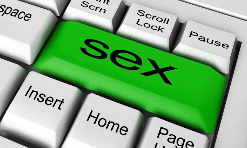 Между чаршафите: Полезни съвети при виртуален секс