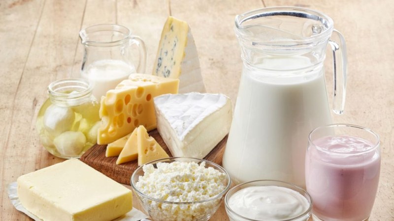 НАП и БАБХ проверяват причините за високите цени на млечните