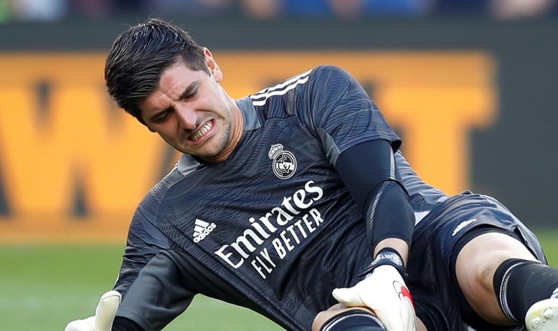 Реал Мадрид загуби Куртоа броени дни преди началото на сезона