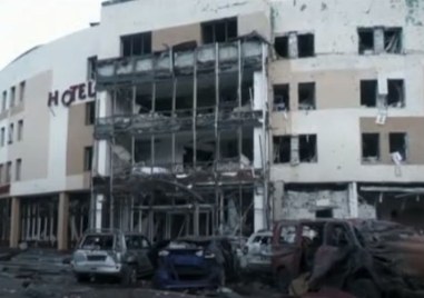 Руска ракета удари хотел в украинския град Запорожие Има един
