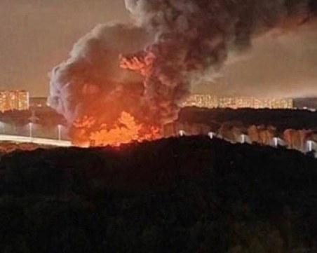 Огромен пожар избухна край резиденцията на Путин и летище ''Внуково''