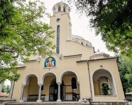 Раздават курбан за здраве на Успение Богородично в район 