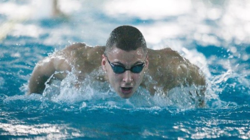 Двама българи се класираха за финалите на Европейското първенство по плуване до 23 години