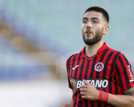 Ботев изпрати оферта на Локо София за Димитър Митков