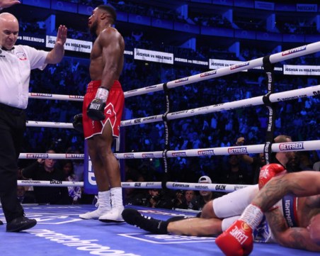 Антъни Джошуа се завърна на ринга с нокаут в седмия рунд