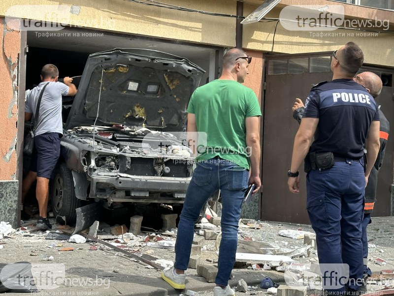 Взривът на газова бутилка в Пловдив е причинил сериозни щети на сградата и друг автомобил