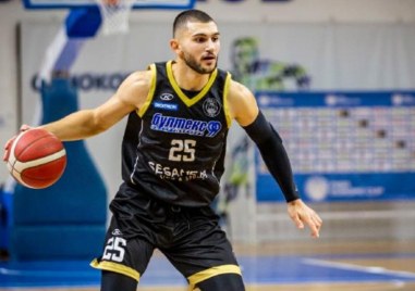 Томислав Минков ще започне четвъртия си сезон в баскетболния Академик Прочетете