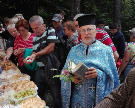 Литургии и курбани за празника Голяма Богородица в три села от община „Родопи”