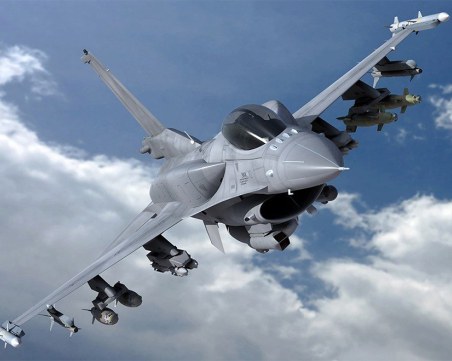 Нидерландия и Дания вдигнаха изтребители F-16 заради руски бомбардировачи