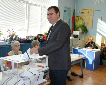 Славчо Атанасов се завръща – спасителен пояс за местните партии, или претендент за балотаж