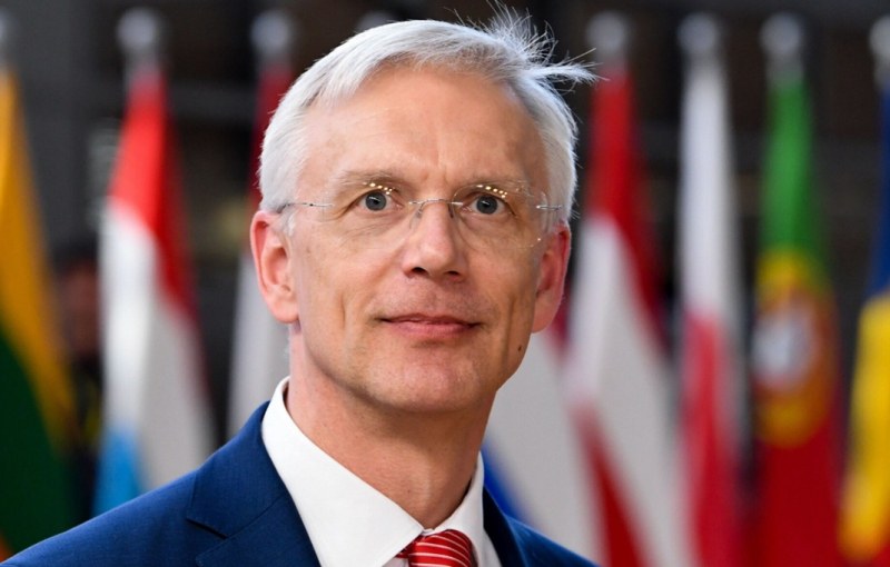 Министър-председателят на Латвия Кришянис Кариниш обяви, че ще подаде оставката
