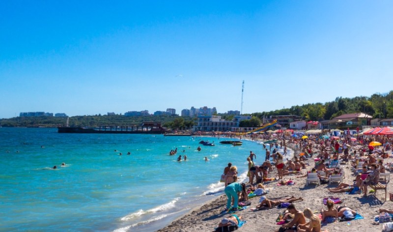 За първи път след началото на войната: В Одеса отвориха 6 плажа за къпане