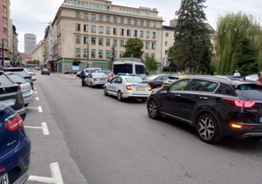 Зрелищна гонка на автомобил който е превозвал нелегални мигранти в