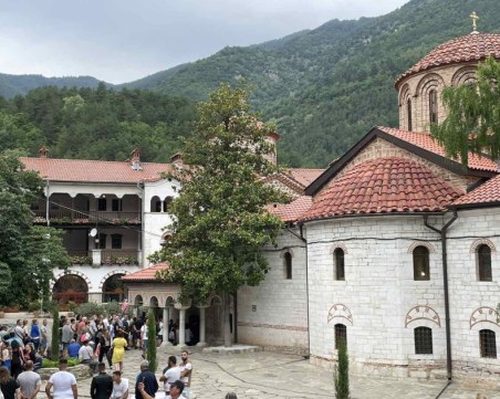 Хиляди християни се стичат днес в Бачковския манастир