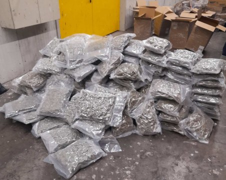 Турски тираджия опита да пренесе през България марихуана за над 2,3 млн.лв