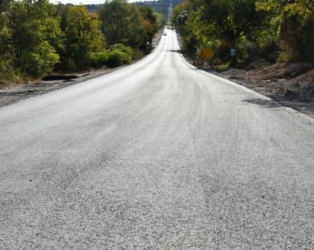 Държавата отпуска 830 хл. лв. за изграждане на път и канализация за нов завод в Асеновград