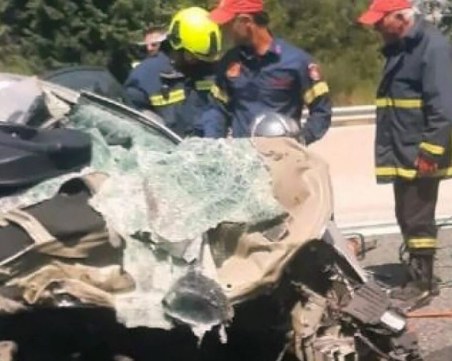 Катастрофа с български камион взе две жертви в Гърция