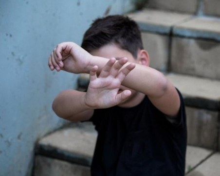 Мъж и жена са задържани, нахлули са в дом в Стара Загора и ударили дете