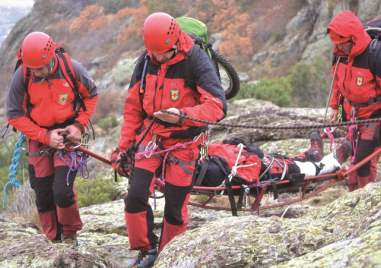 7 планински спасители от Банско в момента провеждат акция за