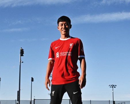 Ливърпул с трети нов