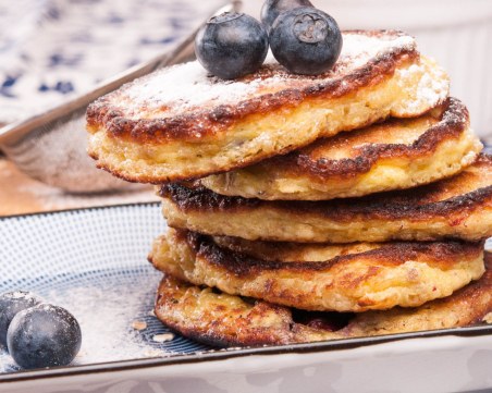 Палачинки с рикота, овесени ядки и боровинки