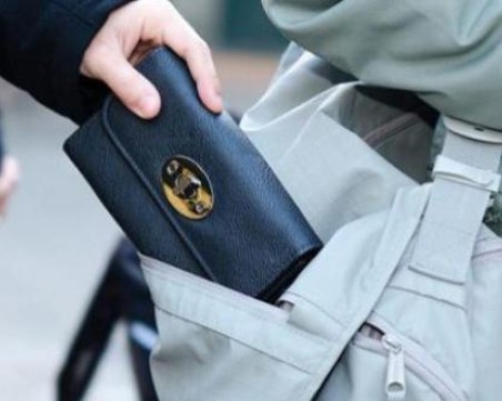 Възрастна жена задигна чанта с пари, друг открадна колело за 1500 лева в Пазарждик