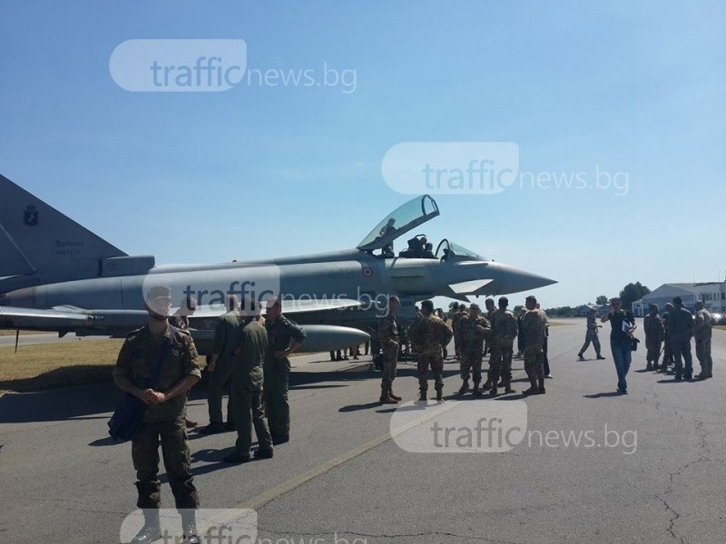 Авиобаза „Граф Игнатиево”: Не насочвайте лазерни светлини срещу прелитащите самолети