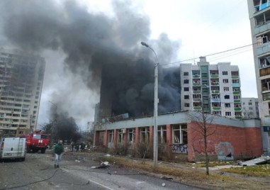 Русия бомбардира центъра на северния украински град Чернигов който беше