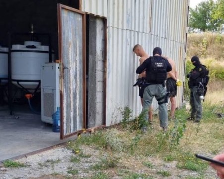 ДАНС, ГДБОП и прокуратурата разбиха фабрика за амфетамини