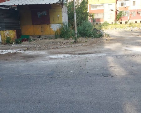 „Чистота” събра 134 тона отпадъци от ул. „Крайречна”