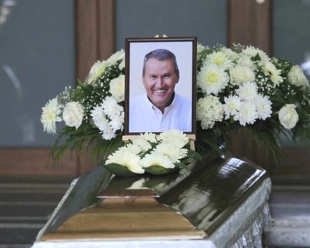 Стотици изпратиха легендата Атанас Голомеев