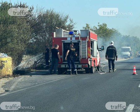 Запали се бус, пълен със стока, затвори пътя Пловдив-Карлово