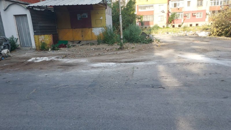 „Чистота” събра 134 тона отпадъци от ул. „Крайречна”