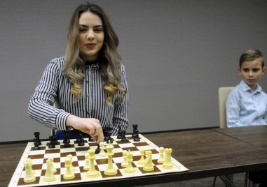 Започна битката за Световната купа по шахмат при жените Днес