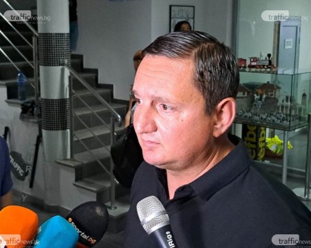 Ботев се раздели с Асен Караславов