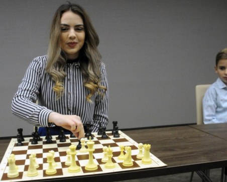 Слави Трифонов: Нургюл Салимова води битка за държава, която я е изоставила