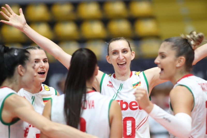 Прекрасните български момичета продължиха впечатляващото си представяне на Европейското първенство.