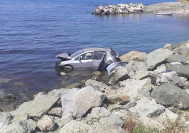Пловдивчанинът който се хвърли с автомобила си в морето след