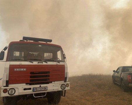 Пожар горя край пловдивско село, близо седем часа огнеборци се опитваха да го потушат