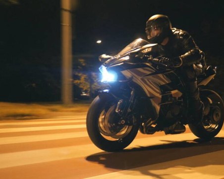 Моторист олекна със 700 лв след гонка с полицията в Пловдив