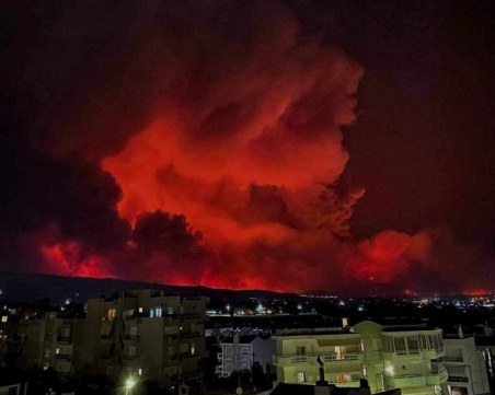 Пожарът в Гърция няма риск да се прехвърли у нас