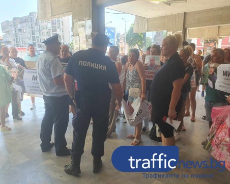 Разбраха се! Майката на убития Митко ще получи среща в прокуратурата, но в приемния ден