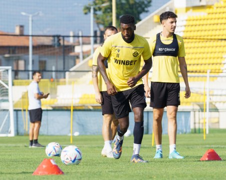 Върнаха Бароан в първия отбор на Ботев