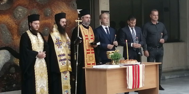 След служебното правителство: Епископ освети Областната управа в Пловдив