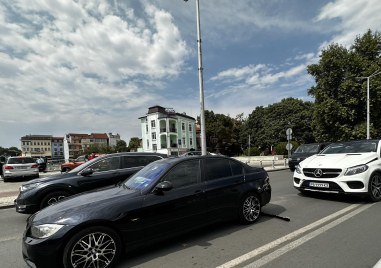 Лека катастрофа е станала преди минути в центъра на Пловдив