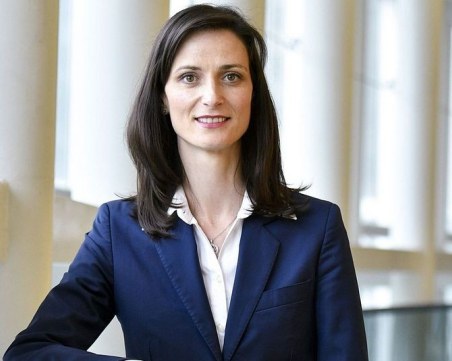 Мария Габриел: Потвърждаваме своята непоколебима подкрепа към Украйна