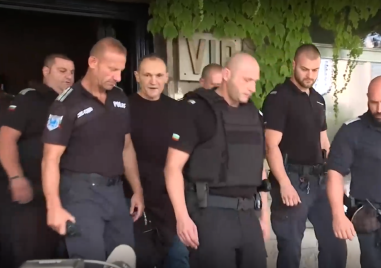 Изведоха бизнесмена Васил Божков обвинен в 19 престъпления от Летище