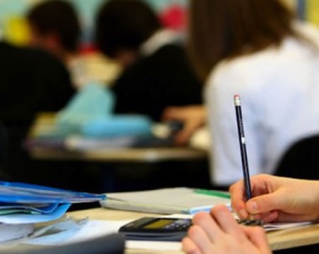 МОН публикува верните отговори на матурата по профилиращ предмет